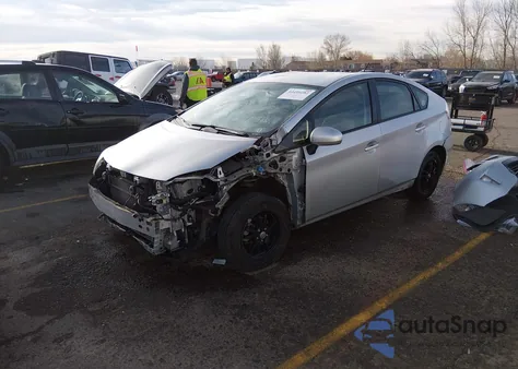 2013 Toyota Prius Two z USA, uszkodzony, nr VIN JTDKN3DUXD1639737